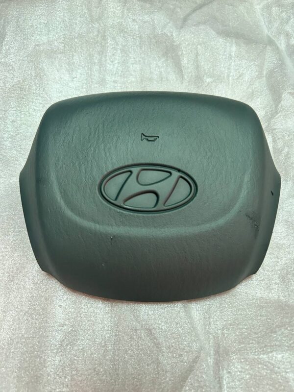 Nắp còi chính hãng xe tải Hyundai HD65 HD72 HD99 HD120