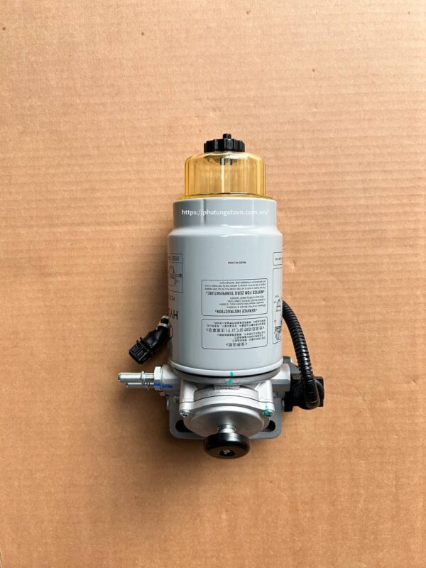 Bộ lọc dầu tách nước Hyundai Xcient bao gồm đế bơm