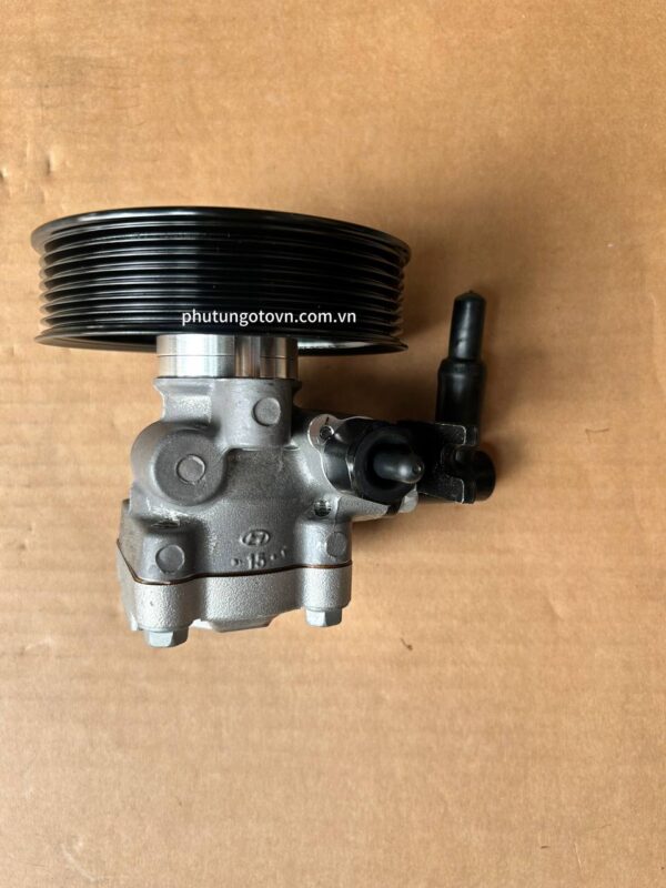 Bơm trợ lực lái Hyundai Mighty EX8 mã 571005M200